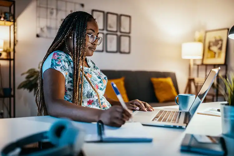 affordable-online-college-courses-that-fit-your-budget-body-01